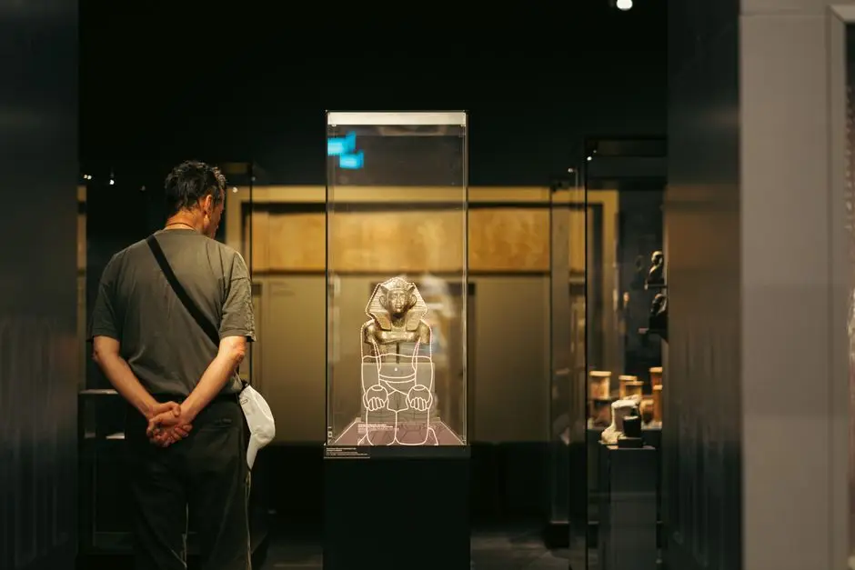 Que devient un objet antique après acquisition ?